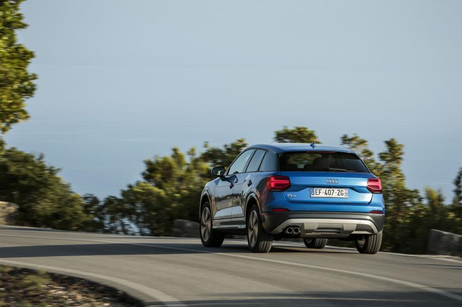  Audi Q2 TFSI Design 2016 года  (WW) (фото 11 из 16)
